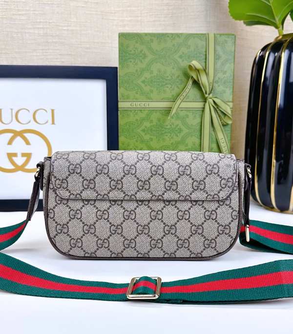 激安グッチバッグコピー内部構造